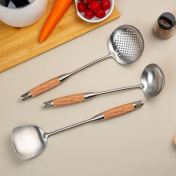 FJNATINH Soup Ladle, 13.7inches Ladle for wok, 304 Stainless Steel wok spatula,Wooden Handle
