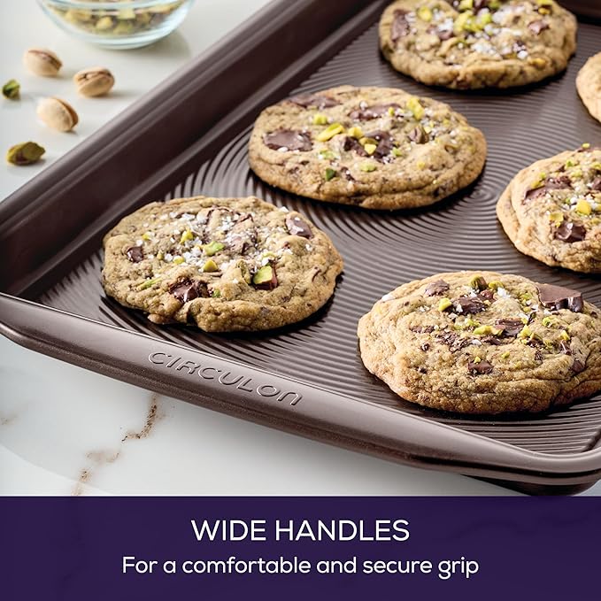 Circulon Nonstick Bakeware Set with Nonstick Cookie Sheets / Baking Sheets - 2 Piece, Chocolate Brown , Set (9" x 13" & 10" x 15")